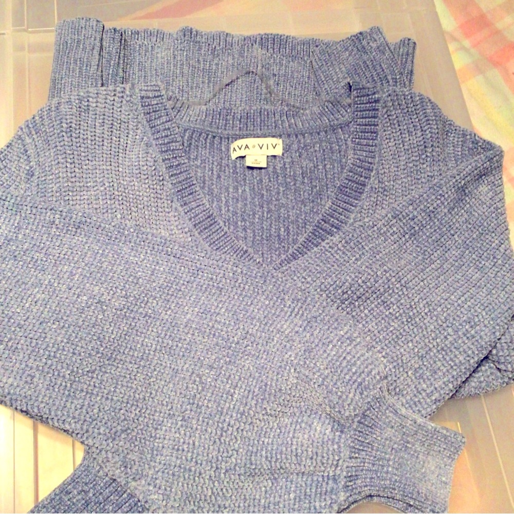 Ava & Viv blue sweater with puff sleeves.
